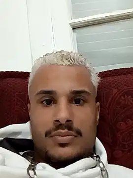 Snapshot of MorenoTatuado21c chatting on 25, 9, 2025 MorenoTatuado21c online show from 25, 9, 2025