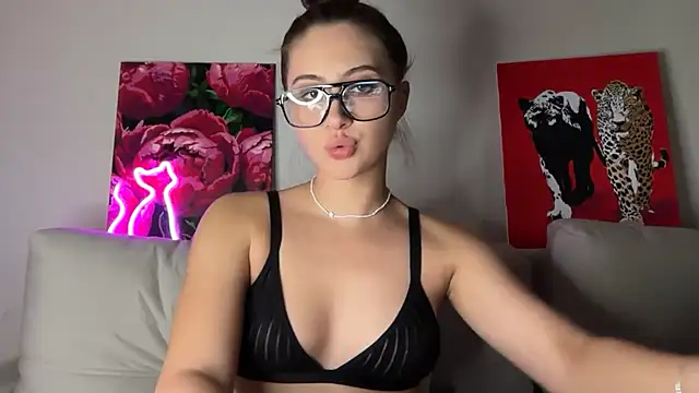 StellarAlice online show from 27, 6, 2026