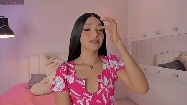 Snapshot of Doll_Isa_ chatting on 5, 5, 2026 Doll Isa online show from 5, 5, 2026