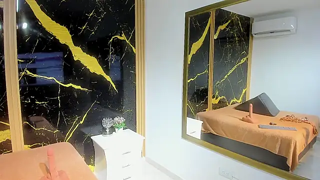 Snapshot of AdrianaVegga chatting on 4, 3, 2026 AdrianaVegga online show from 4, 3, 2026