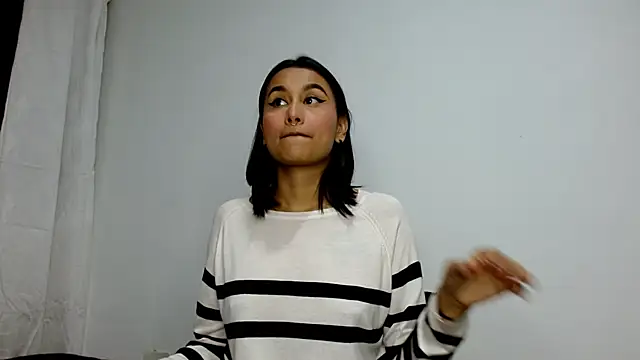 Gia Lee online show from 16, 9, 2025