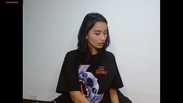 Gia Lee online show from 11, 11, 2025