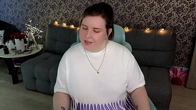 Snapshot of Lillit__ chatting on 16, 9, 2025 Lillit   online show from 16, 9, 2025