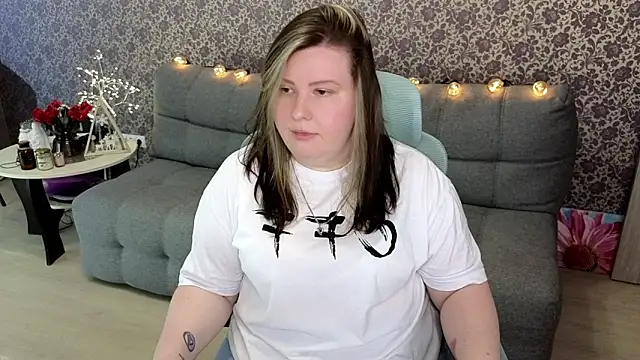 Snapshot of Lillit__ chatting on 24, 9, 2025 Lillit   online show from 24, 9, 2025