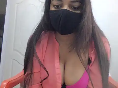 Little toy girl online show from 16, 11, 2025