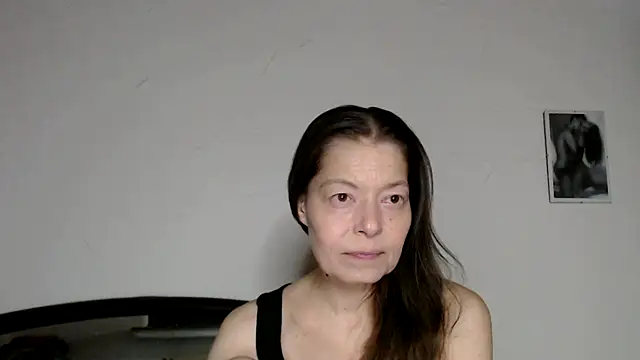 Snapshot of SexySarah177 chatting on 4, 2, 2026 SexySarah177 online show from 4, 2, 2026