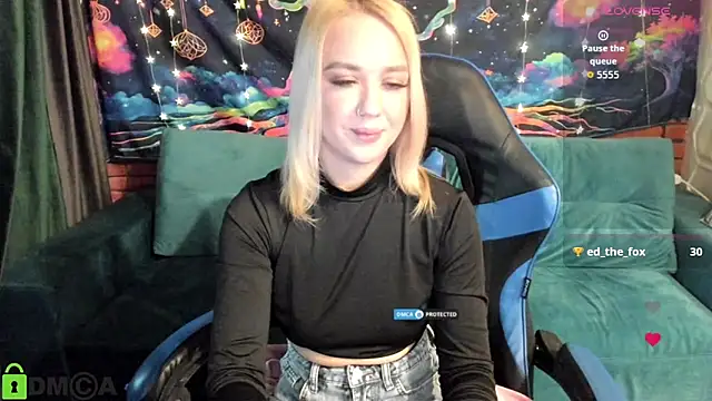 CrystalGirl99 online show from 10, 4, 2026