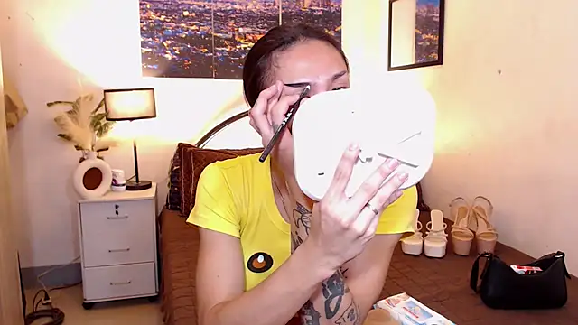 WILDROXIE online show from 8, 9, 2025