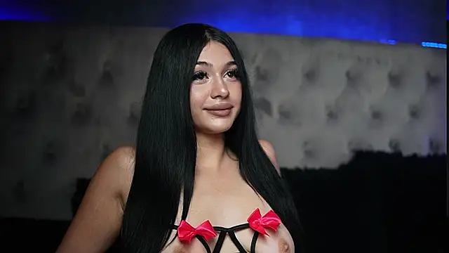 GiuliaSya online show from 18, 9, 2025