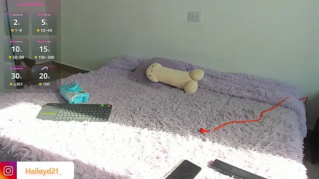 HaileyDuke online show from 4, 12, 2025