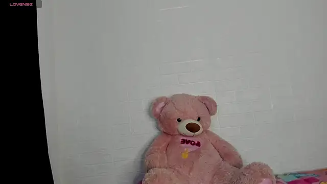 HaileyDuke online show from 17, 4, 2026