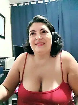 Snapshot of lina_maria99 chatting on 27, 9, 2025 lina maria99 online show from 27, 9, 2025