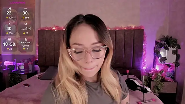 Snapshot of LanaMills_ chatting on 20, 7, 2026 LanaMills online show from 20, 7, 2026