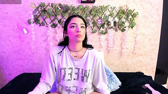 Snapshot of ImEmily444 chatting on 25, 9, 2025 ImEmily444 online show from 25, 9, 2025