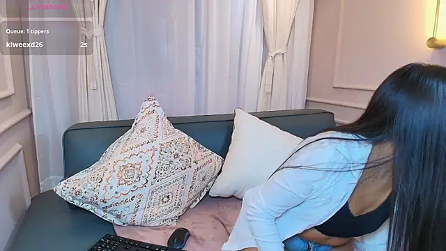 Nahomi key  online show from 21, 11, 2025