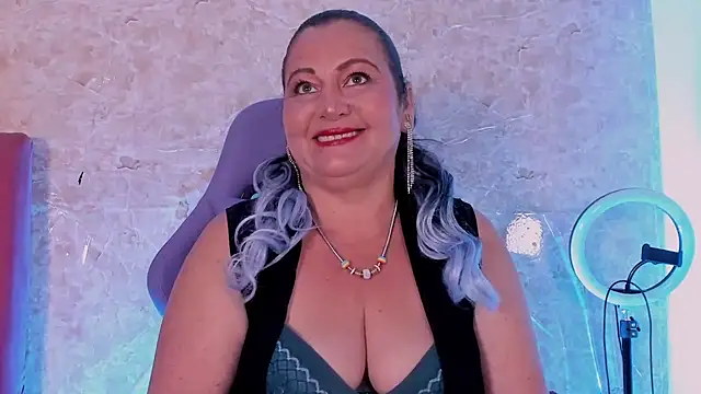 PalomaLombardi online show from 11, 11, 2025