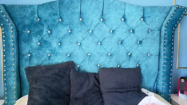 EmilyGala online show from 10, 11, 2025