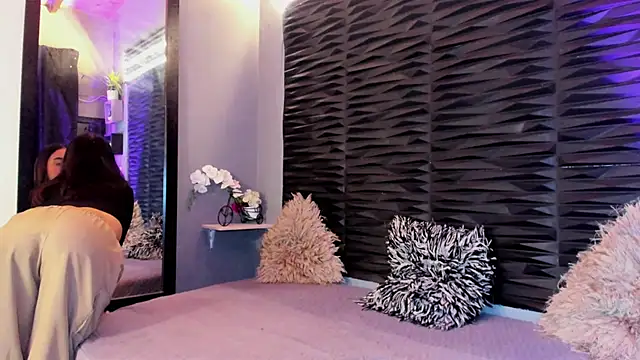 lu styles  online show from 11, 11, 2025