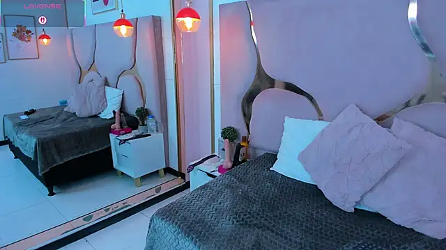 Maiyajoness online show from 6, 2, 2026