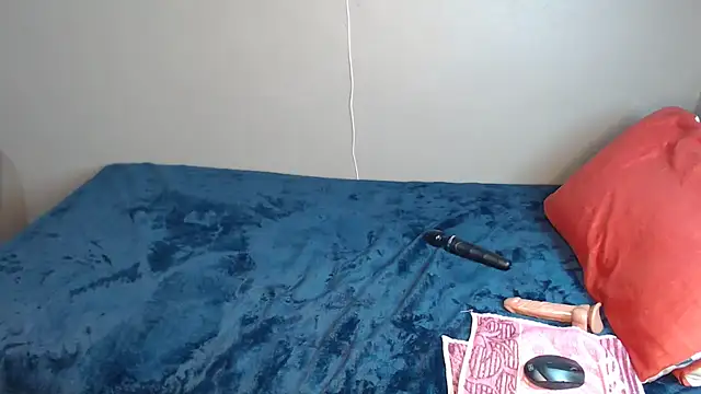 Lunalee online show from 1, 11, 2025