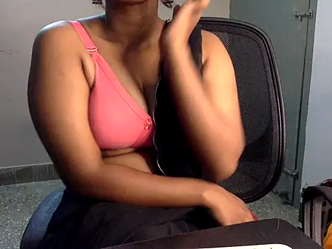 Hot-Honey20 online show from 17, 10, 2025