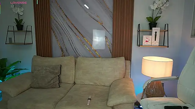 MilaCrave online show from 2, 10, 2025