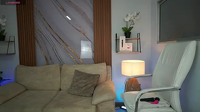 MilaCrave online show from 8, 10, 2025