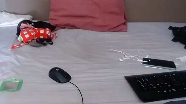 TALLHORNYBEAR online show from 26, 9, 2025