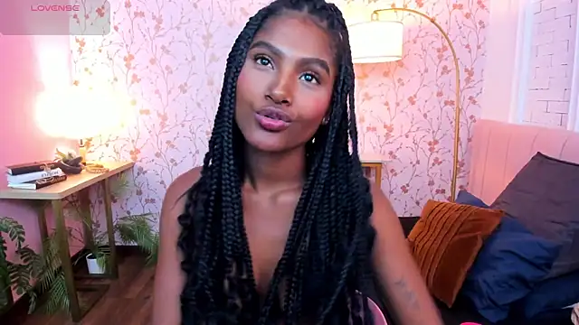 Snapshot of halleylorens chatting on 27, 7, 2026 halleylorens online show from 27, 7, 2026
