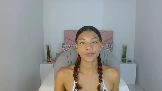 SarayVega  online show from 23, 9, 2025