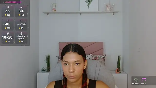 SarayVega  online show from 9, 10, 2025