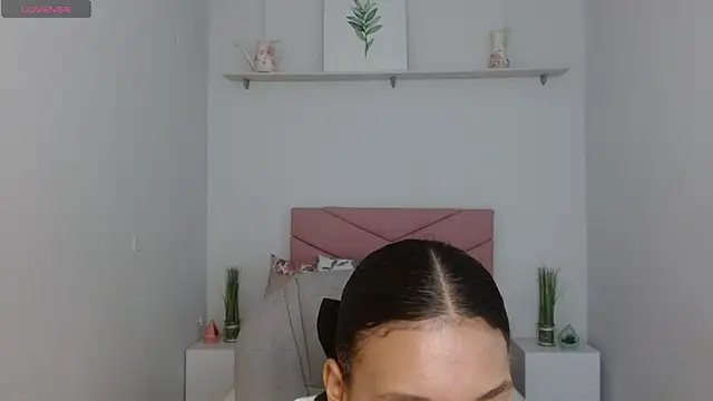 SarayVega  online show from 5, 11, 2025