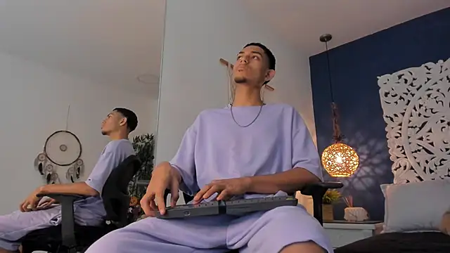 Adonis WB online show from 10, 10, 2025