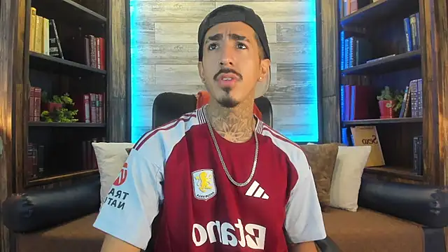 Snapshot of Donovan_Desmond chatting on 14, 10, 2025 Donovan Desmond online show from 14, 10, 2025