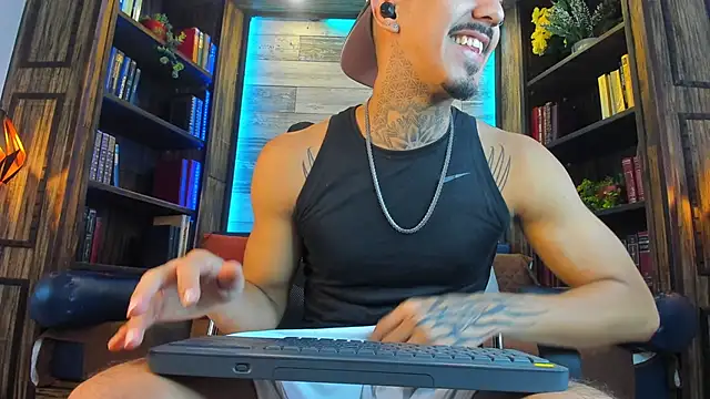 Snapshot of Donovan_Desmond chatting on 20, 10, 2025 Donovan Desmond online show from 20, 10, 2025