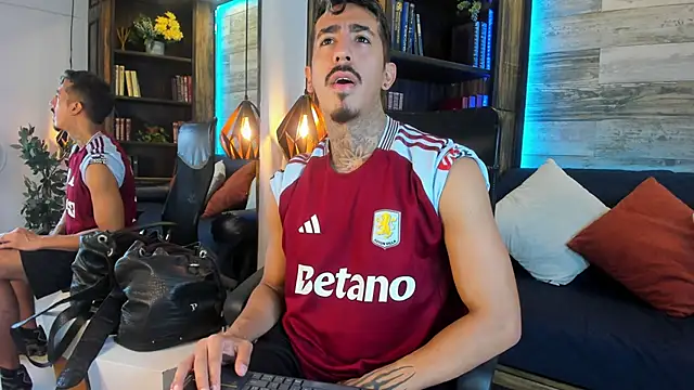 Snapshot of Donovan_Desmond chatting on 11, 11, 2025 Donovan Desmond online show from 11, 11, 2025