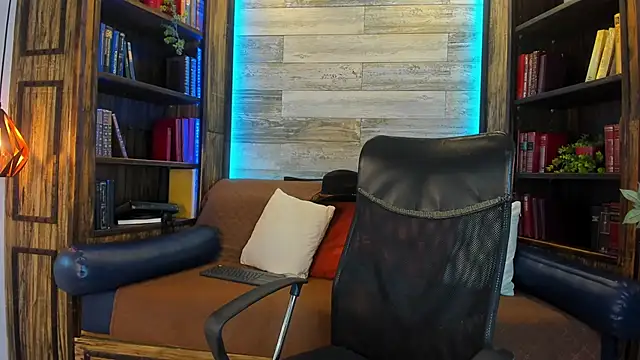 Snapshot of Donovan_Desmond chatting on 13, 11, 2025 Donovan Desmond online show from 13, 11, 2025