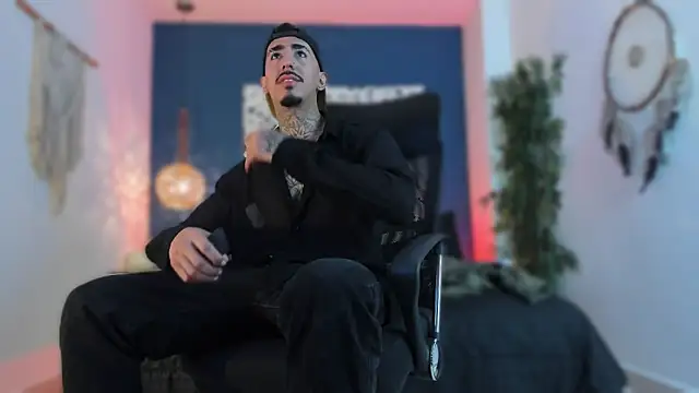 Snapshot of Donovan_Desmond chatting on 8, 2, 2026 Donovan Desmond online show from 8, 2, 2026