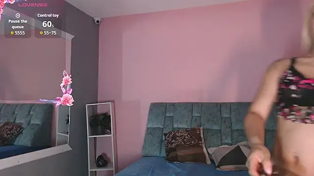 Camila Russoo online show from 13, 2, 2026