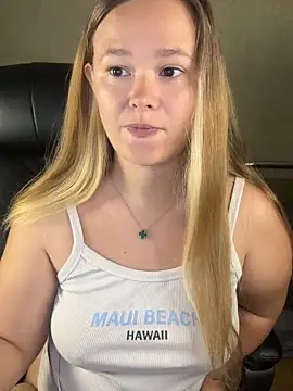 Snapshot of CaramelleSugar_ chatting on 28, 9, 2025 CaramelleSugar online show from 28, 9, 2025