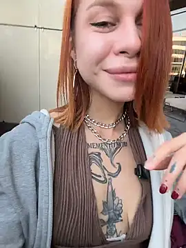Snapshot of RosieSecret chatting on 8, 5, 2026 RosieSecret online show from 8, 5, 2026