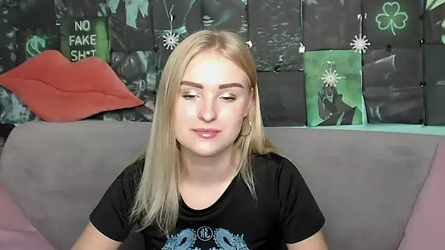 Snapshot of SofySofty chatting on 12, 9, 2025 SofySofty online show from 12, 9, 2025