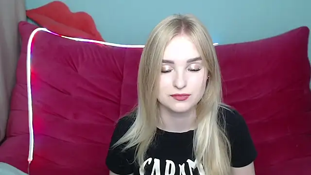 Snapshot of SofySofty chatting on 2, 11, 2025 SofySofty online show from 2, 11, 2025