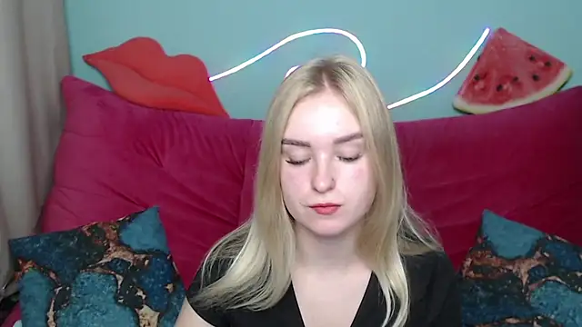 Snapshot of SofySofty chatting on 6, 11, 2025 SofySofty online show from 6, 11, 2025