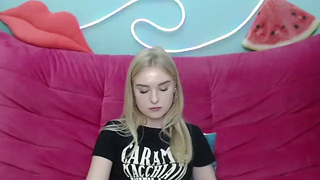 Snapshot of SofySofty chatting on 7, 11, 2025 SofySofty online show from 7, 11, 2025