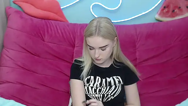 Snapshot of SofySofty chatting on 9, 11, 2025 SofySofty online show from 9, 11, 2025