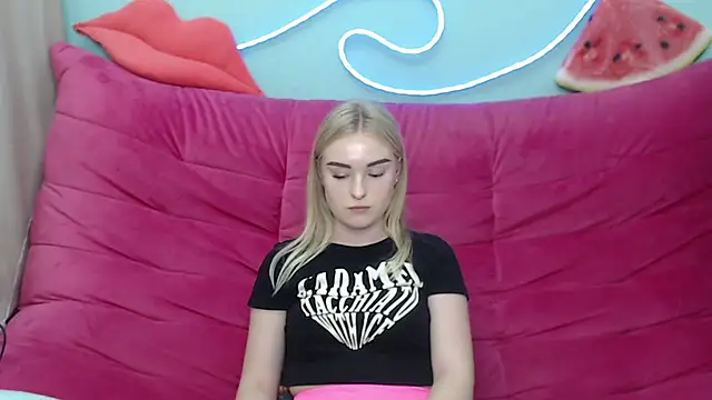 Snapshot of SofySofty chatting on 9, 11, 2025 SofySofty online show from 9, 11, 2025