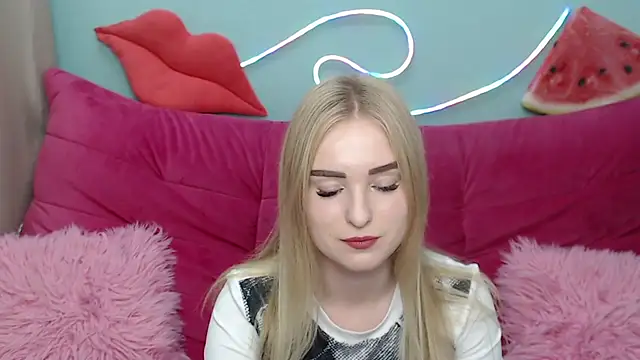 Snapshot of SofySofty chatting on 18, 11, 2025 SofySofty online show from 18, 11, 2025