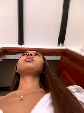 Sara-cooper2 online show from 10, 11, 2025