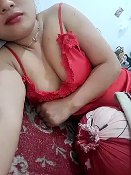 Snapshot of love_min chatting on 4, 10, 2025 love min online show from 4, 10, 2025